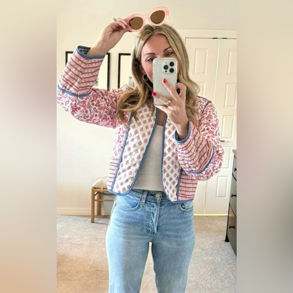 REVERSIBLE super Comfy Women’s Cropped Floral Reversible Quilted Jacket Cardigan - Picture 3 of 5